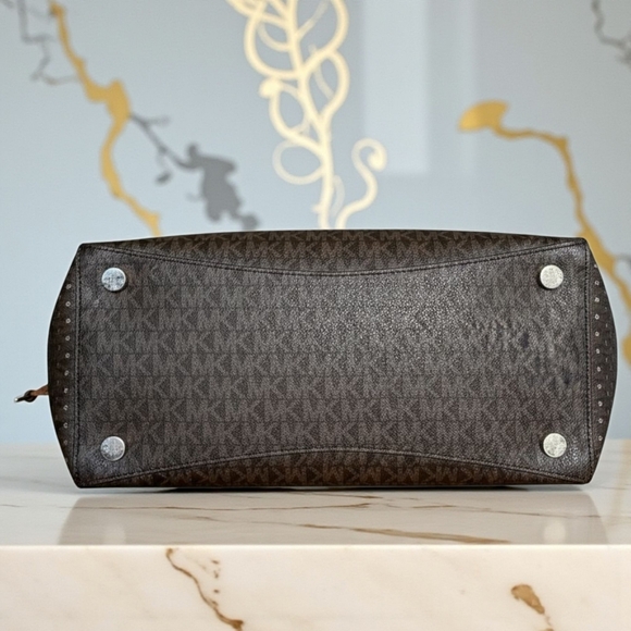 Michael by Michael Kors Voyager Small Logo Tote 2‑Tone Brown Star Side Pockets - Picture 12 of 16